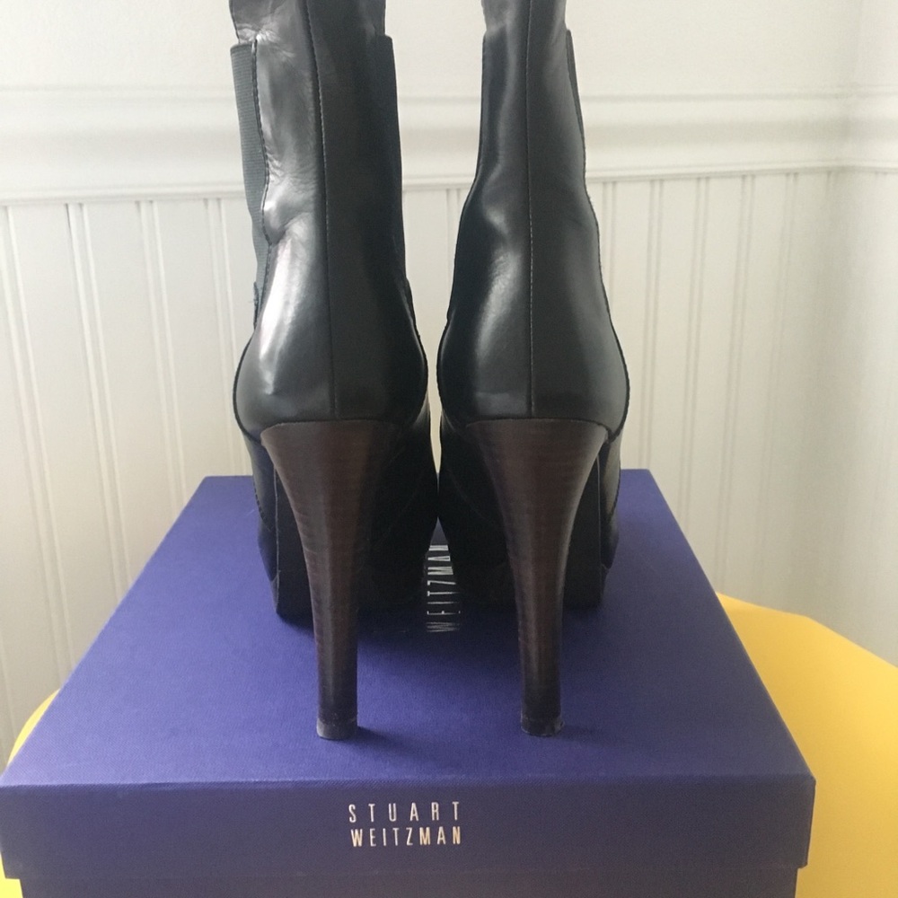 Stuart Weitzman Ankle Booties. Euc. Great For Fal… - image 4